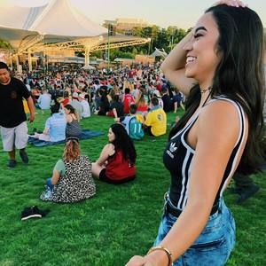 Meet your Posher, Monica